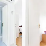 瓦罗斯公寓酒店