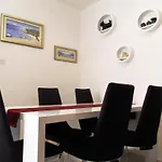 瓦罗斯公寓酒店 公寓 *