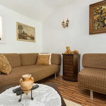 아파트먼트 바로스