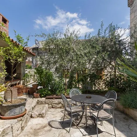 아파트먼트 바로스 아파트 *