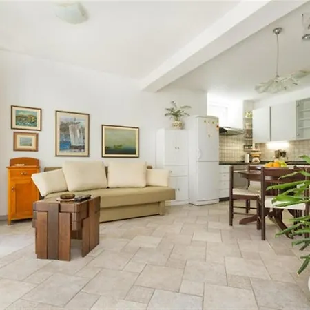 아파트먼트 바로스 아파트