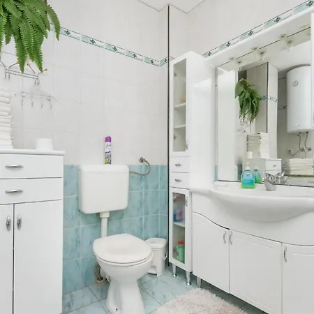 Varos Apartment Split