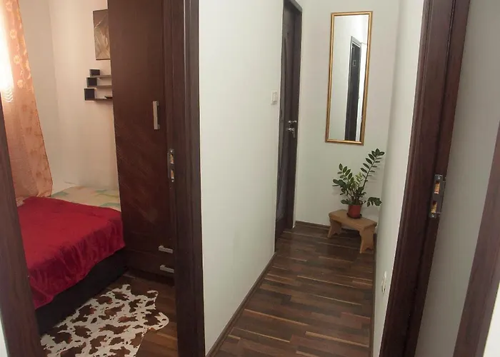 Varos Apartman *