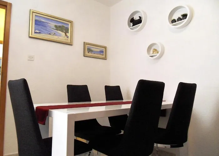 ヴァノス アパート *